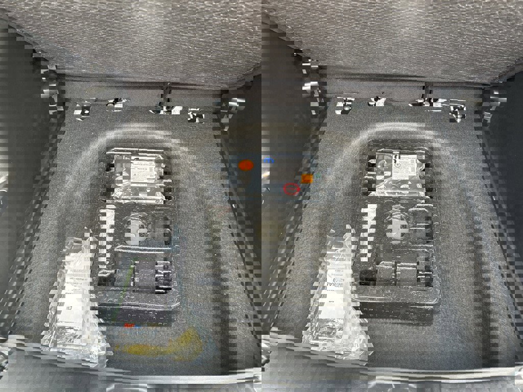 New 2025 Jeep Compass Sport image 9