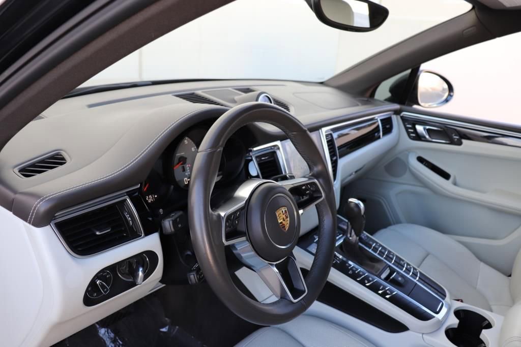 Used 2017 Porsche Macan S image 51