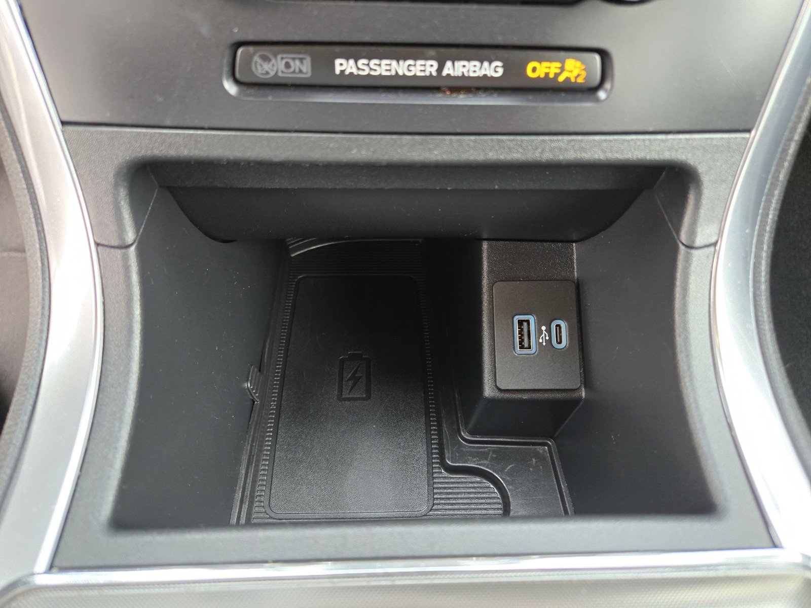 Used 2024 Ford Edge Titanium image 18