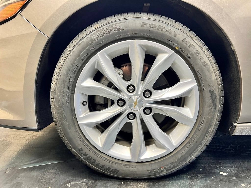 Used 2025 Chevrolet Malibu LT FWD image 24