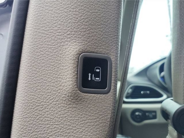 Used 2024 Chrysler Pacifica Touring-L FWD image 24