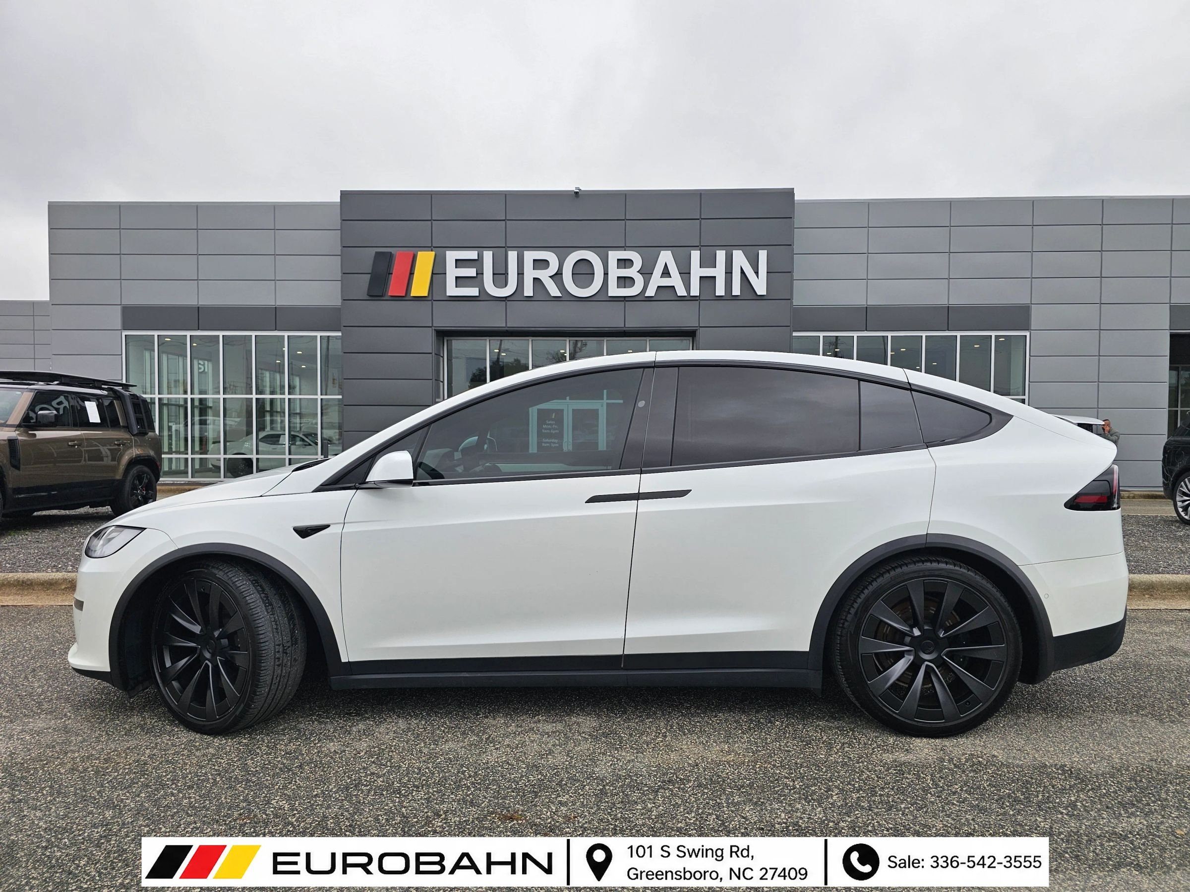 Used 2022 Tesla Model X AWD/4WD image 2