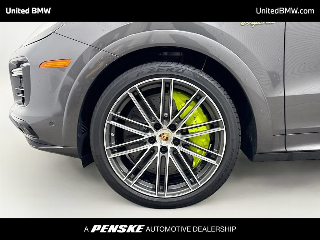 Used 2023 Porsche Cayenne Turbo S AWD/4WD image 2