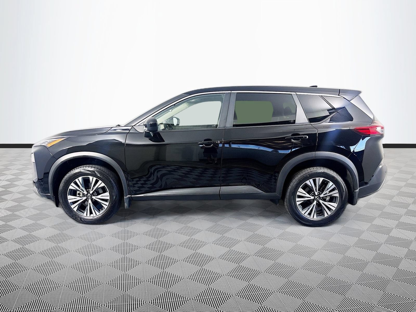 Used 2023 Nissan Rogue SV AWD/4WD image 4
