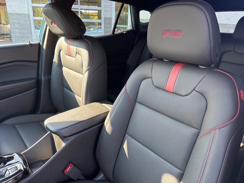 New 2025 Chevrolet Trax RS w/ Sunroof Package image 19
