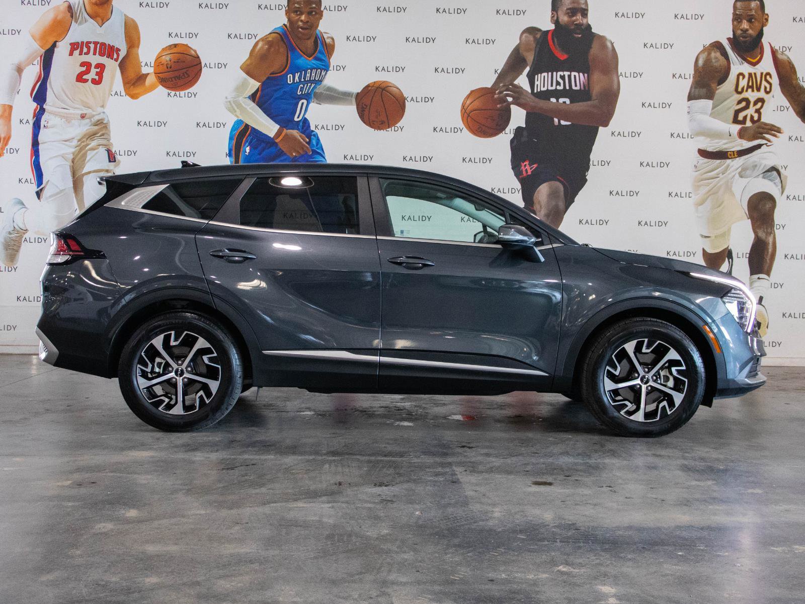 New 2025 Kia Sportage EX image 18