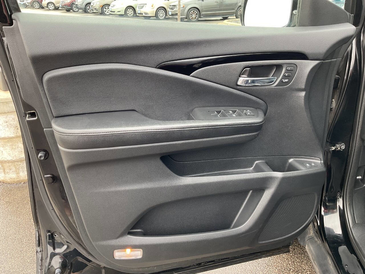 Used 2016 Honda Pilot Touring image 27