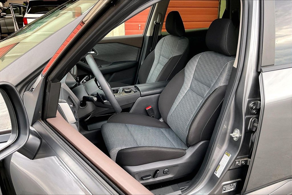 Used 2023 Nissan Rogue SV AWD/4WD image 24