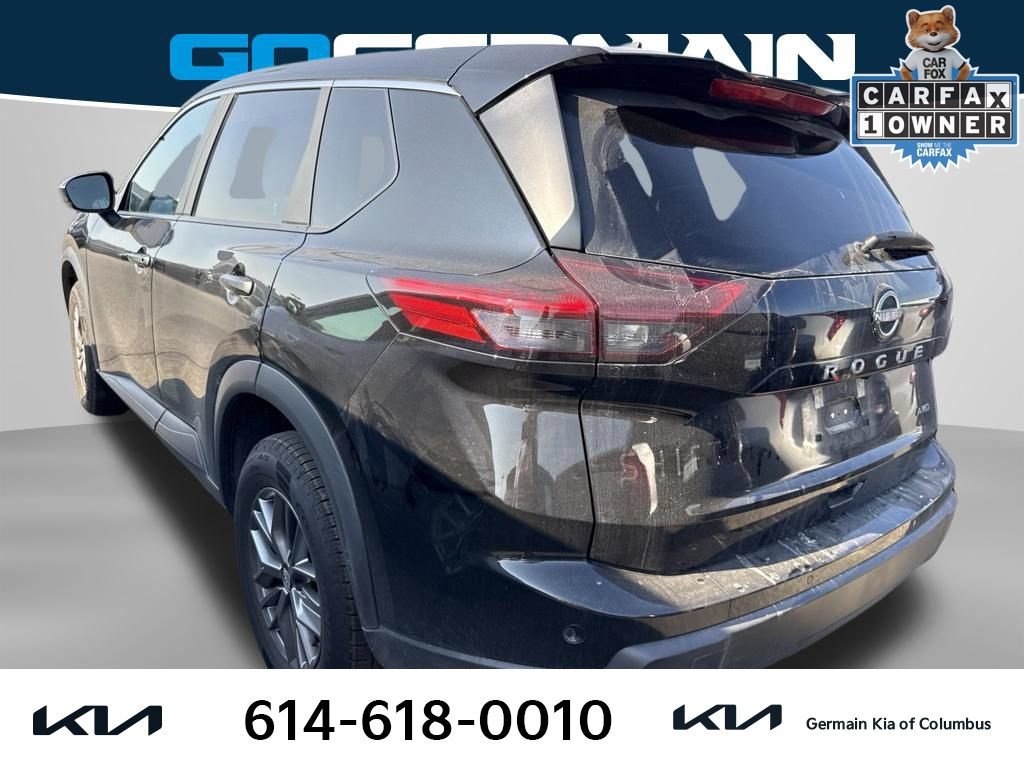 Used 2025 Nissan Rogue S AWD/4WD image 2
