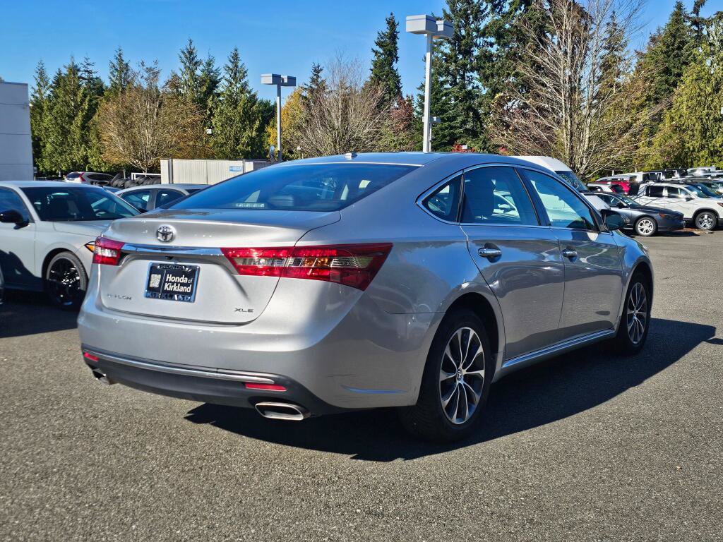 Used 2017 Toyota Avalon XLE w/ Carpet Mat Package FWD image 7