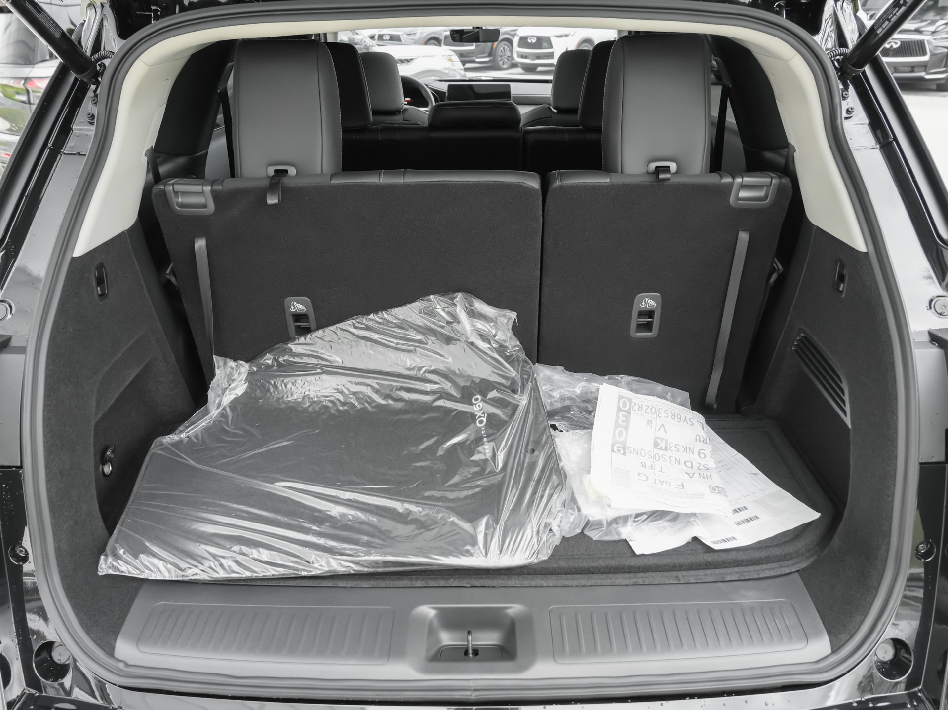 New 2027 INFINITI QX60 Luxe w/ Cargo Package FWD image 33