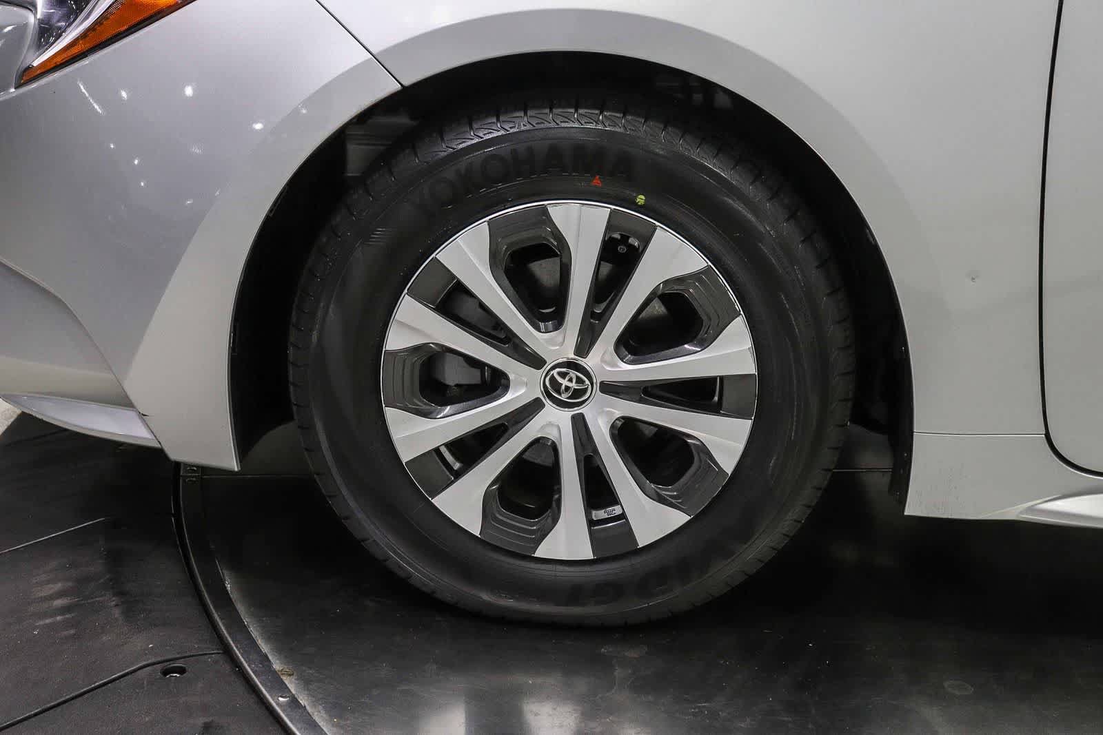 Used 2022 Toyota Corolla LE FWD image 9