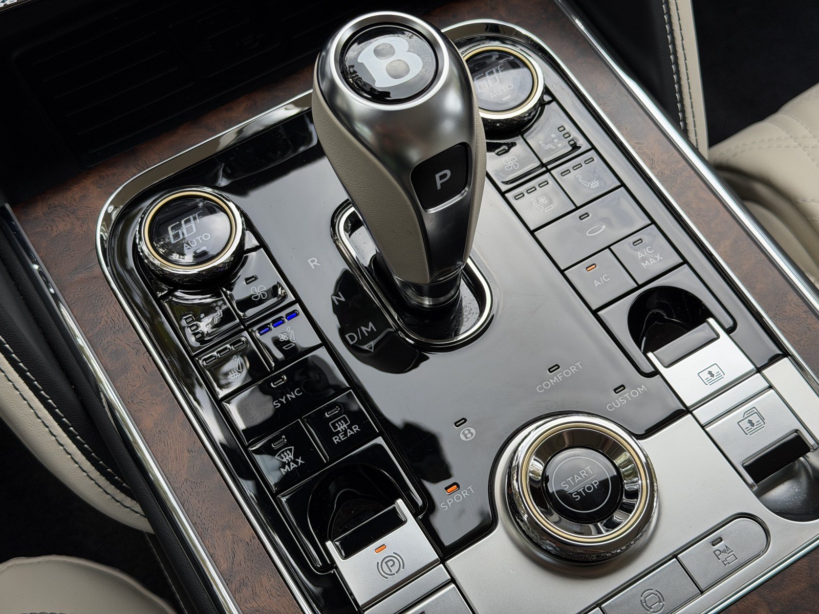 Used 2026 Bentley Flying Spur Azure AWD/4WD image 30