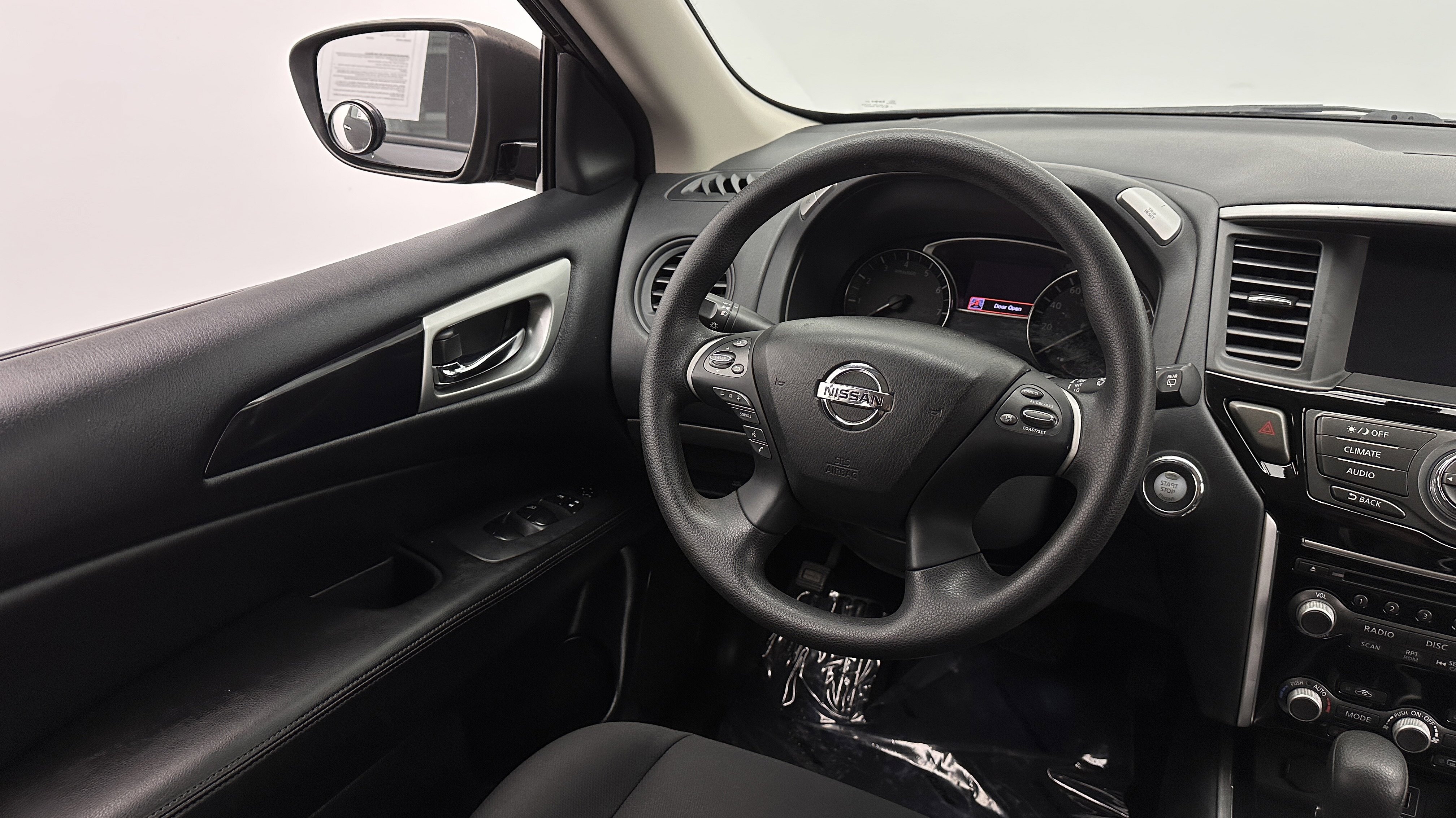 Used 2020 Nissan Pathfinder S FWD image 25