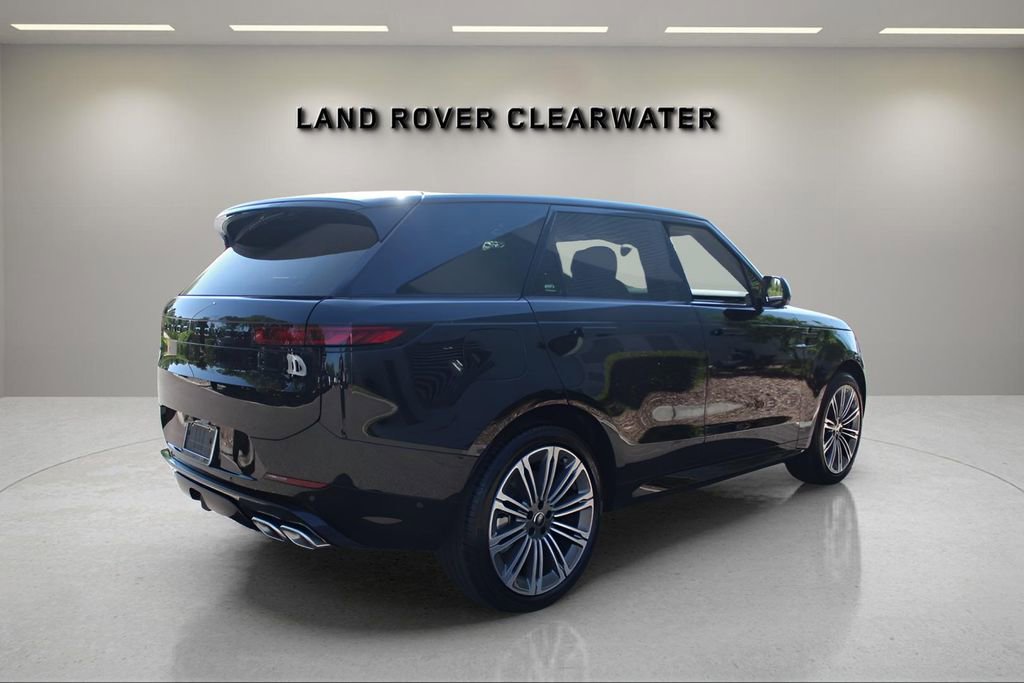Used 2025 Land Rover Range Rover Sport Dynamic SE image 5