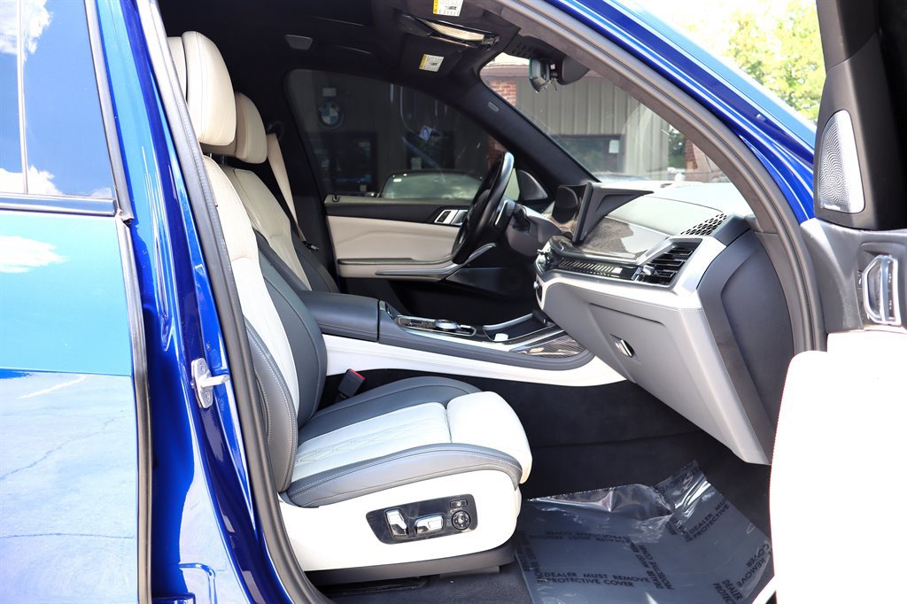 Used 2023 BMW X7 M60i w/ Executive Package AWD/4WD image 23