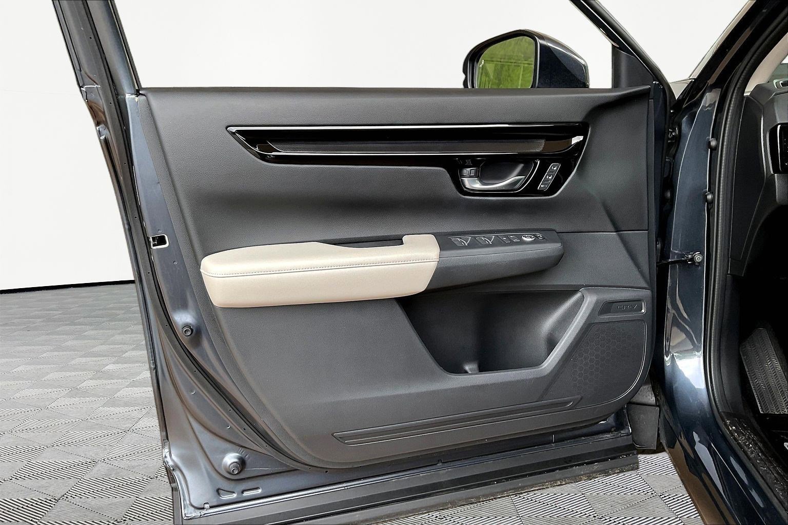 Used 2025 Honda CR-V EX-L image 19