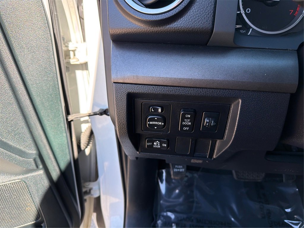 Used 2017 Toyota Tundra SR5 w/ SR5 Upgrade Package image 18