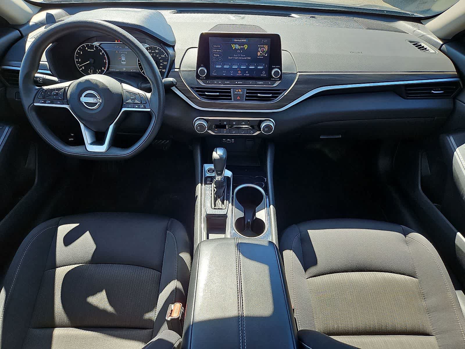 Used 2024 Nissan Altima 2.5 SV FWD image 11