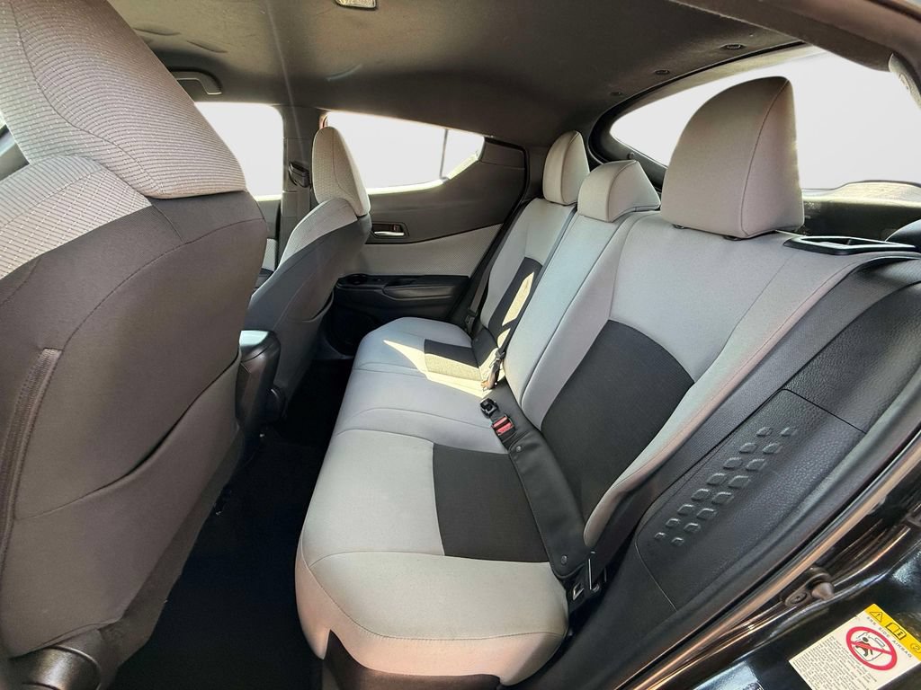 Used 2019 Toyota C-HR XLE FWD image 10