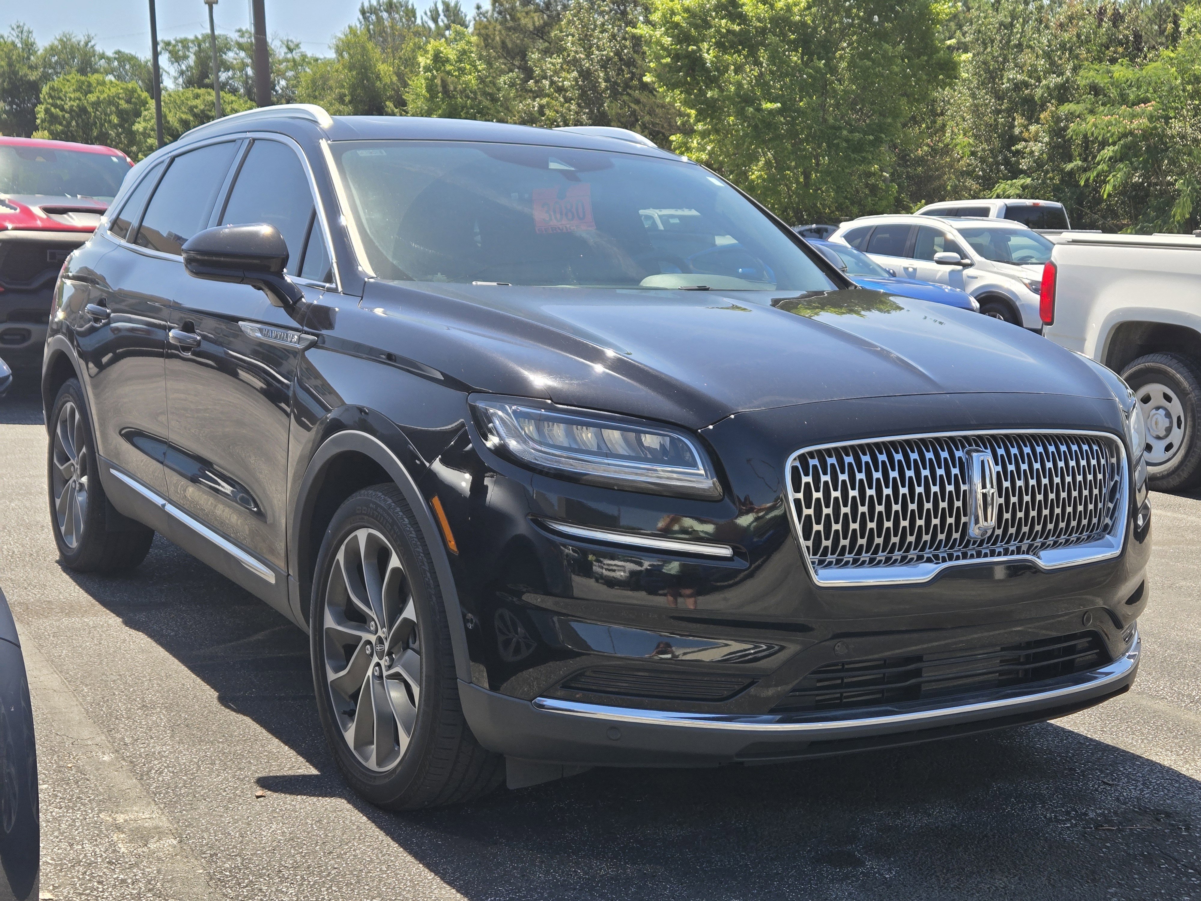 Used 2023 Lincoln Nautilus Reserve w/ Equipment Group 201A FWD image 2