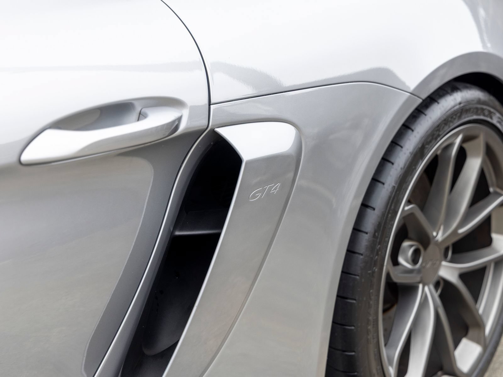 Certified 2020 Porsche 718 Cayman GT4 RWD image 21
