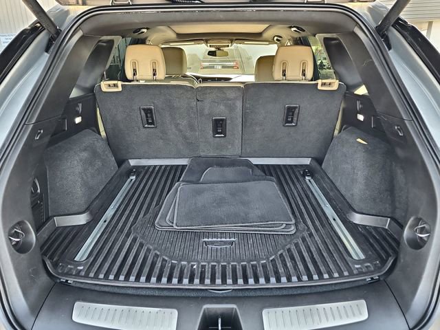 Used 2017 Cadillac XT5 Luxury w/ Driver Awareness Package image 16