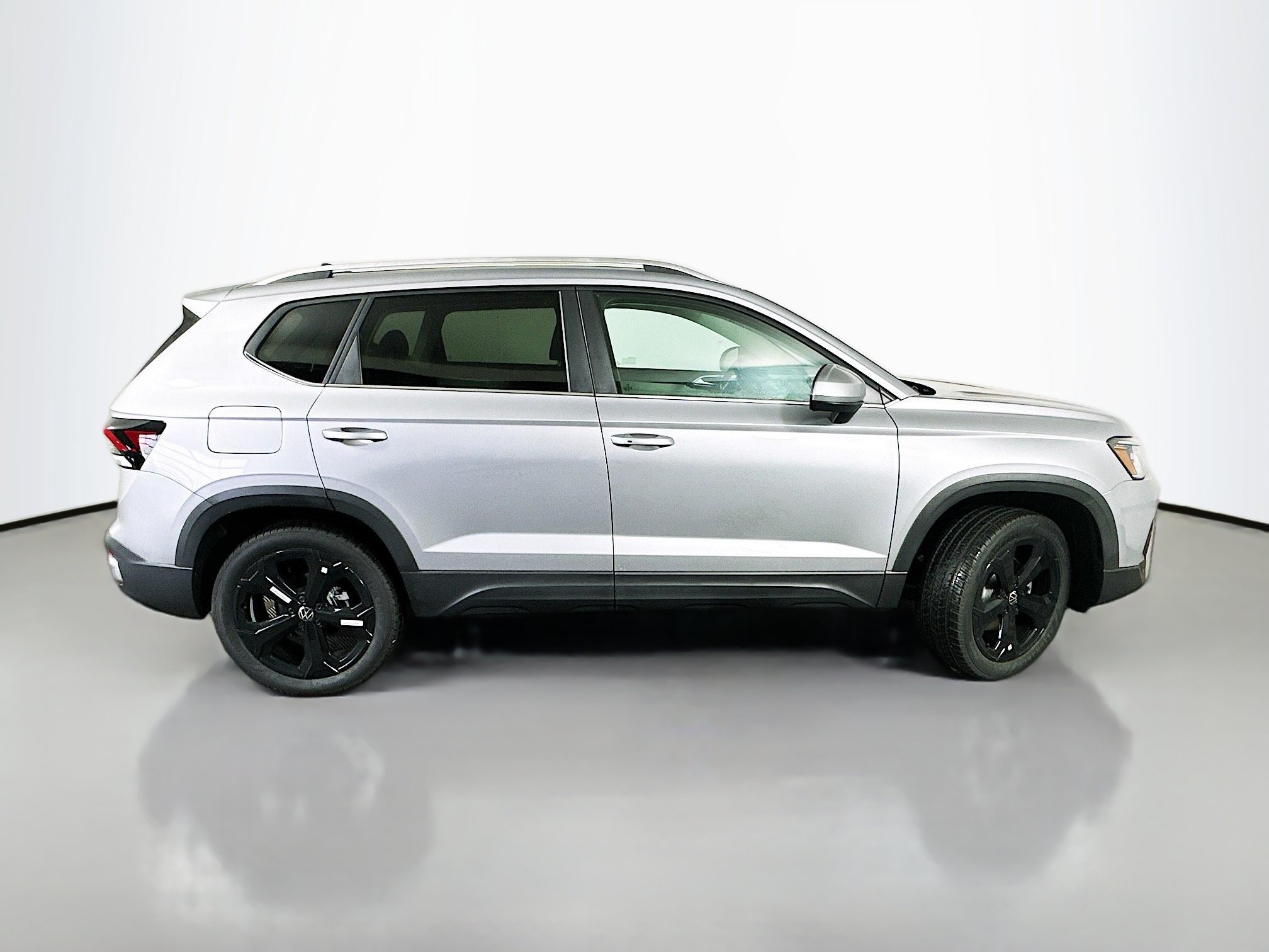 New 2026 Volkswagen Taos SEL AWD/4WD image 8