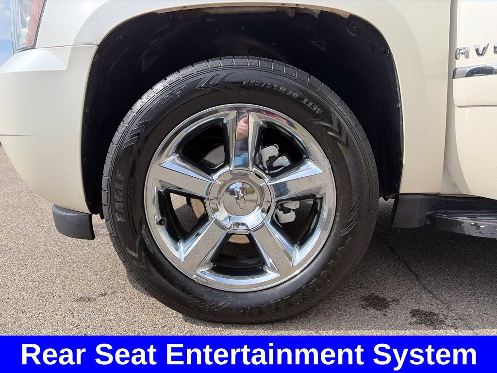 Used 2013 Chevrolet Avalanche LTZ AWD/4WD image 12
