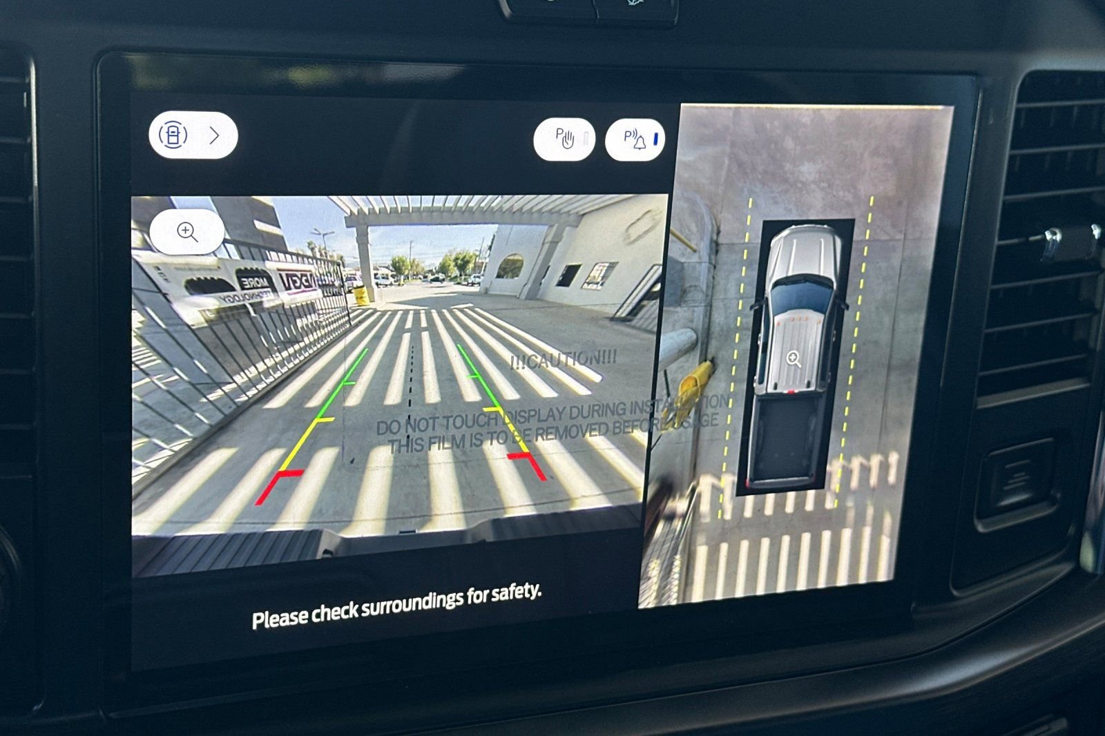 New 2026 Ford F250 Lariat w/ Black Appearance Package image 19