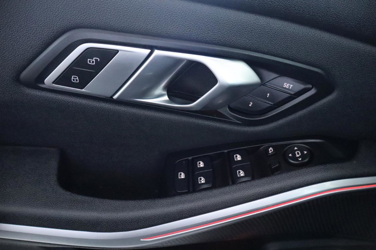 Used 2020 BMW 330i Sedan w/ M Sport Package image 28