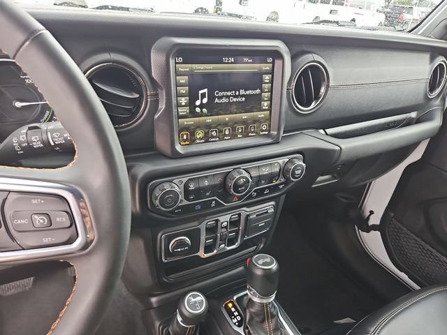 Used 2023 Jeep Wrangler Unlimited Sahara AWD/4WD image 11