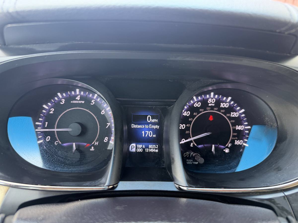Used 2018 Toyota Avalon XLE w/ All Weather Liner Package FWD image 16