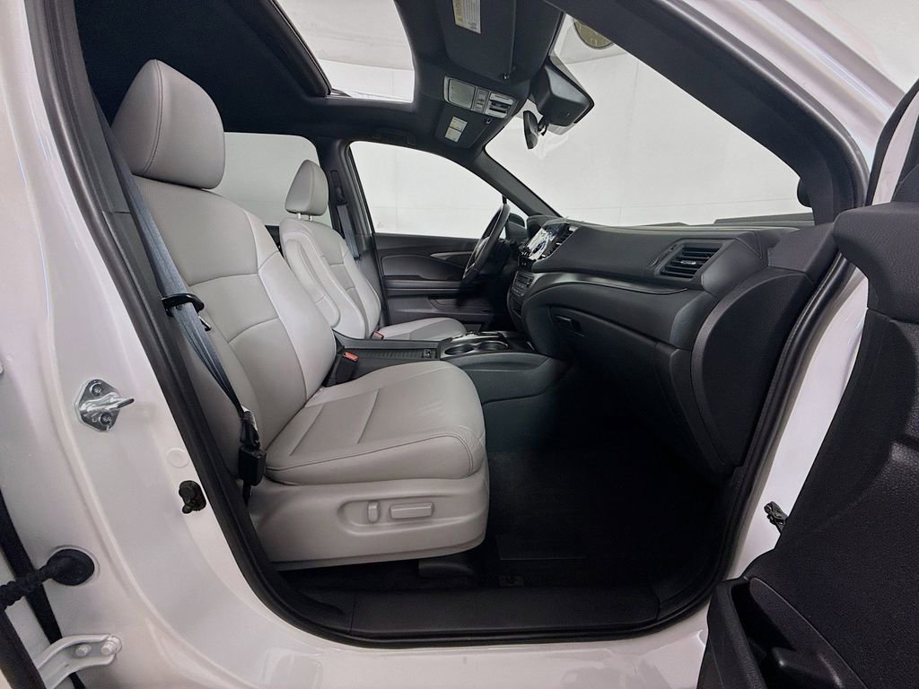 Certified 2023 Honda Passport EX-L image 26