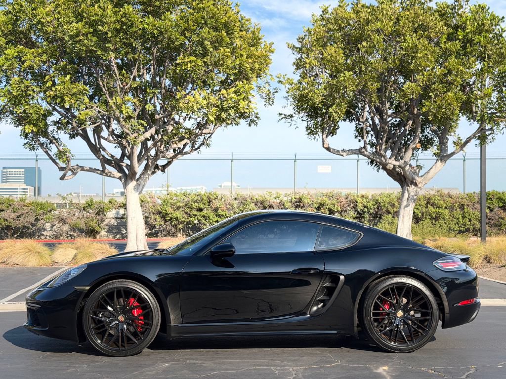 Used 2018 Porsche 718 Cayman S RWD image 8