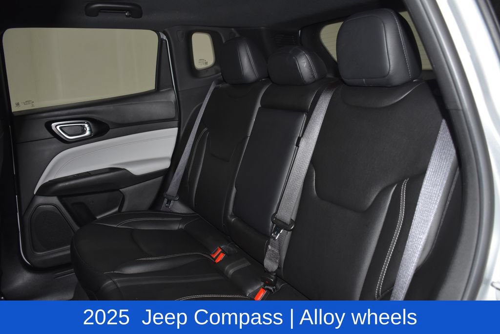 Used 2025 Jeep Compass Limited AWD/4WD image 27