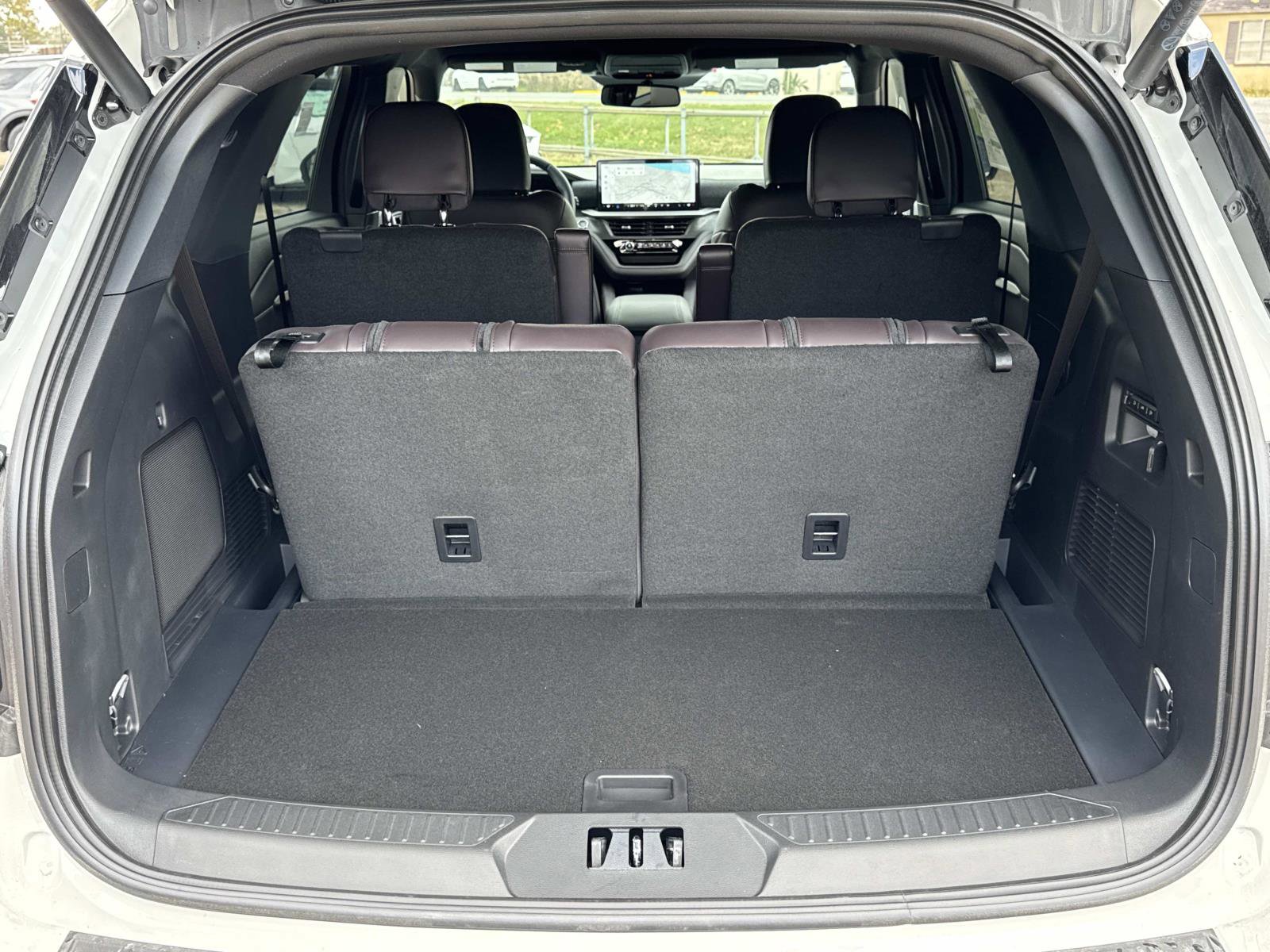 New 2026 Ford Explorer Platinum image 6