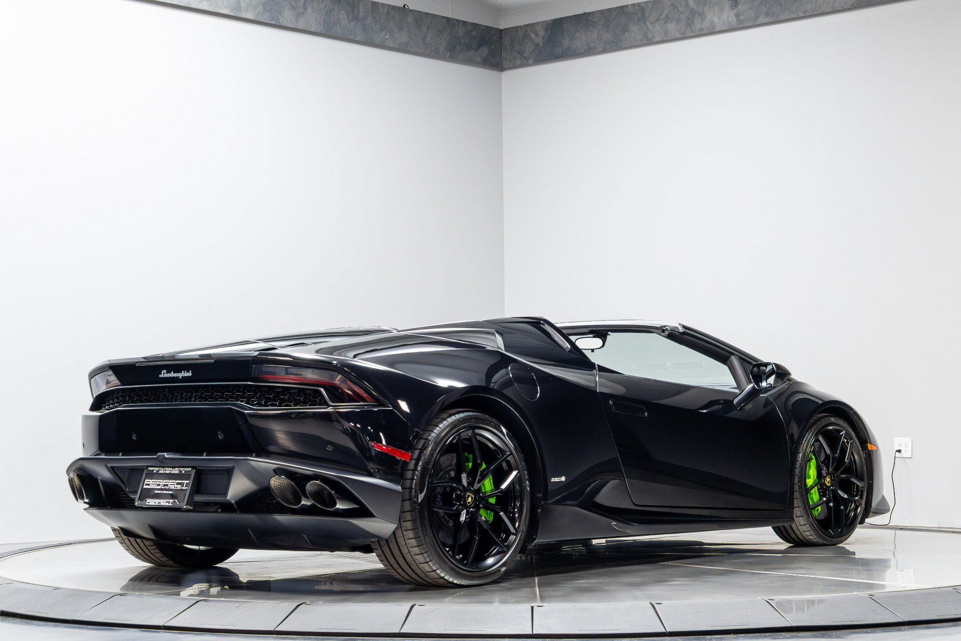 Used 2017 Lamborghini Huracan LP 610-4 AWD/4WD image 16