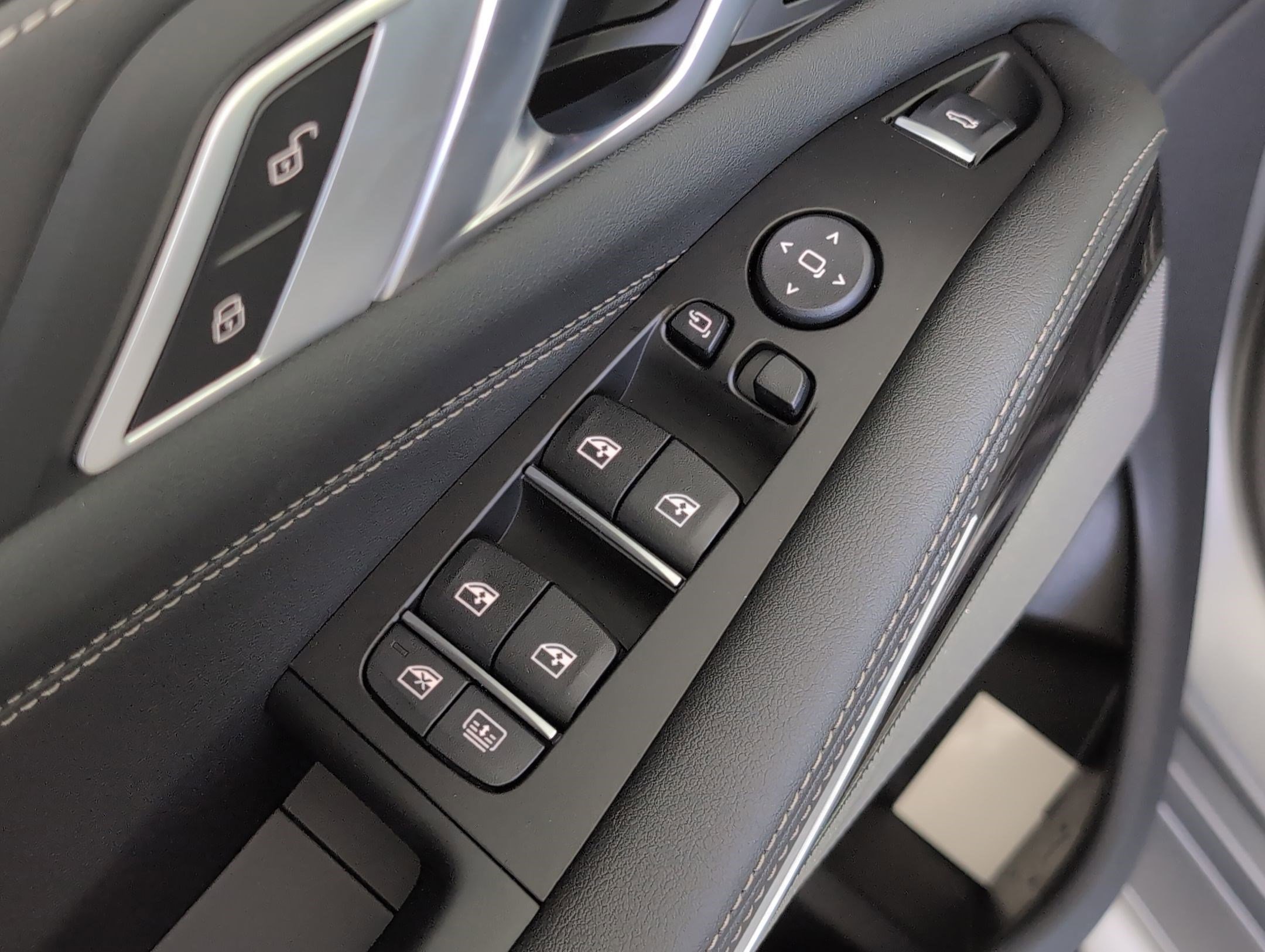 Used 2026 BMW X7 xDrive40i w/ M Sport Package image 22