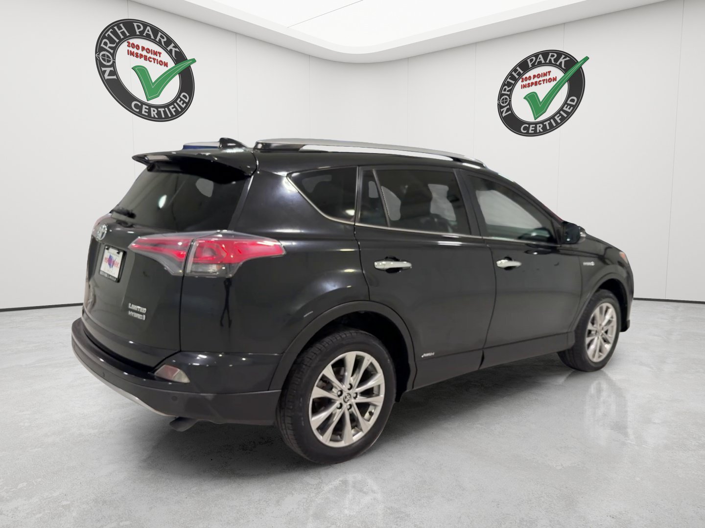 Used 2018 Toyota RAV4 Limited AWD/4WD image 5