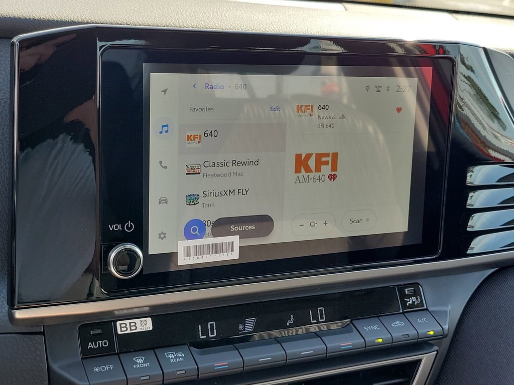 Used 2026 Toyota Camry LE image 9