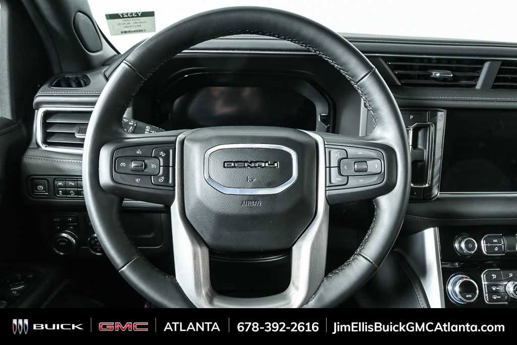 Used 2024 GMC Yukon XL Denali image 11