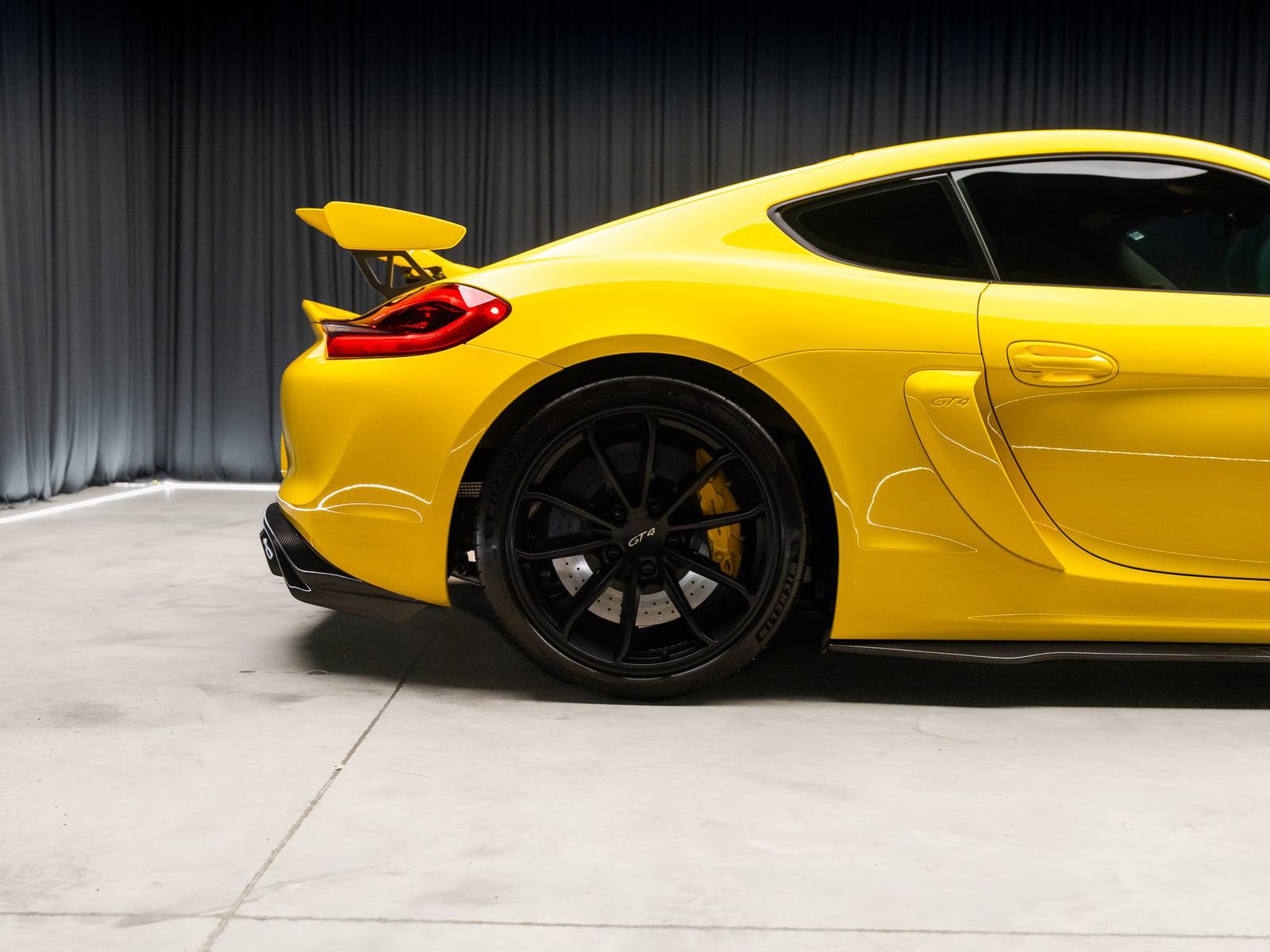 Used 2016 Porsche Cayman GT4 w/ Sport Chrono Package RWD image 32