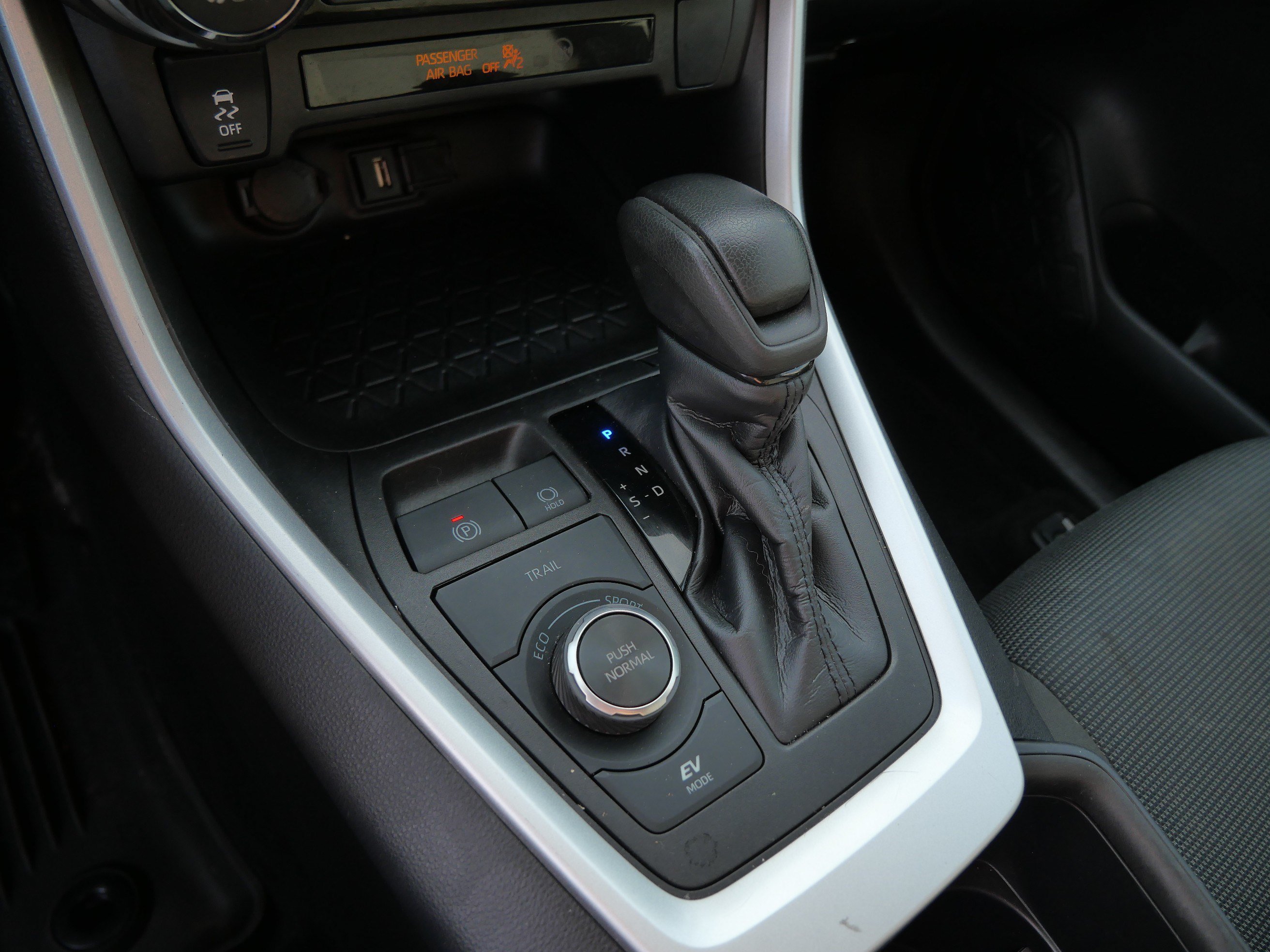 Certified 2022 Toyota RAV4 LE AWD/4WD image 25