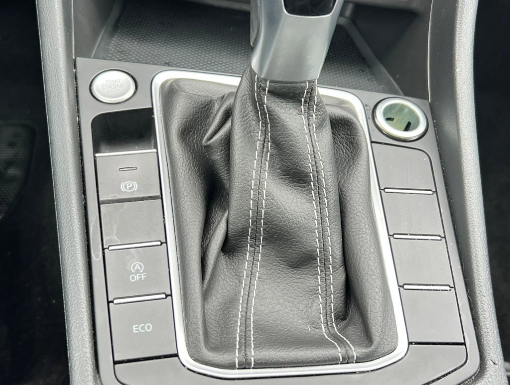 Used 2024 Volkswagen Jetta SE image 24