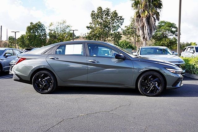Certified 2026 Hyundai Elantra Sport image 7
