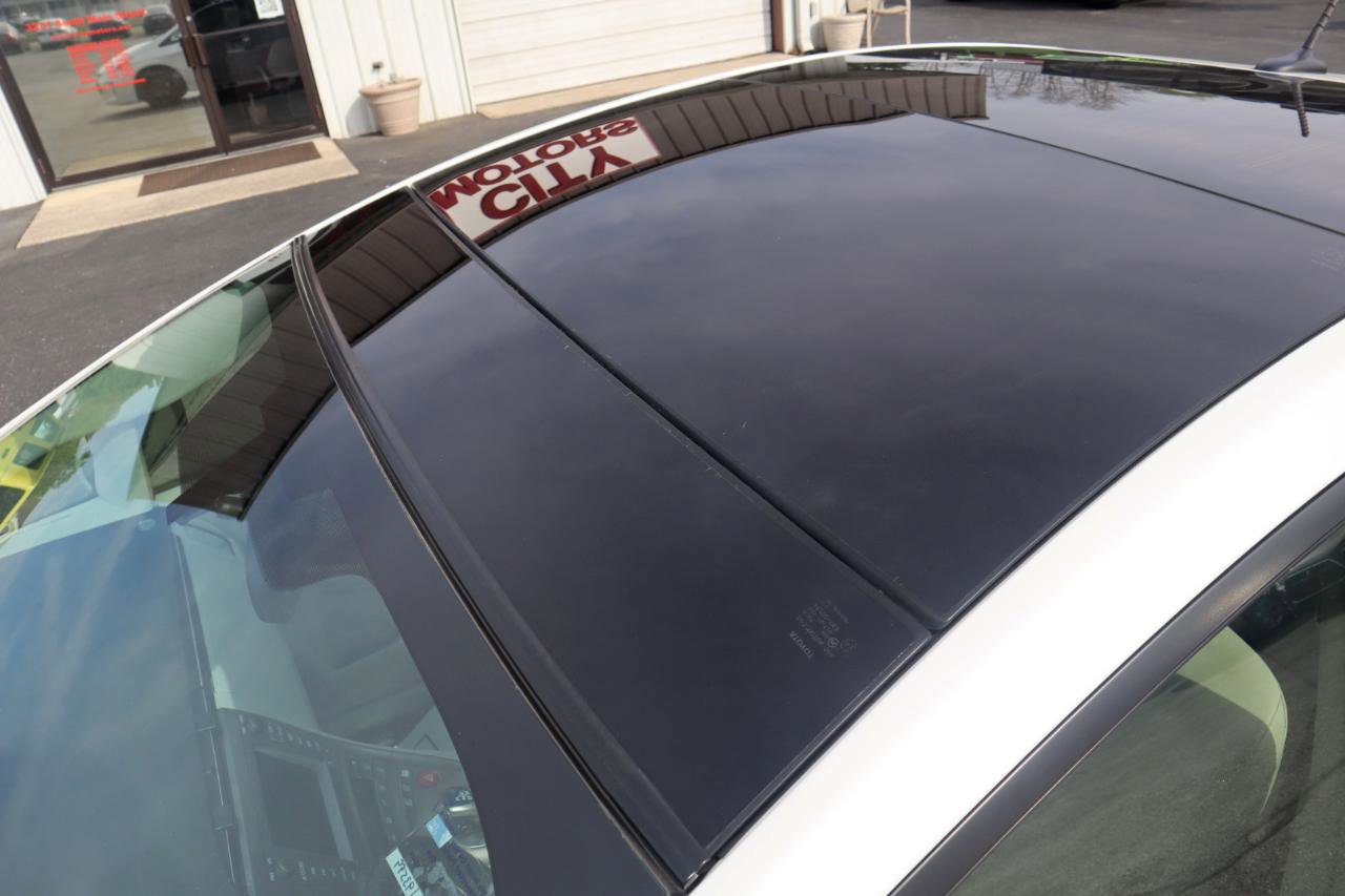 Used 2015 Toyota Prius Four w/ Deluxe Solar Roof Package image 23