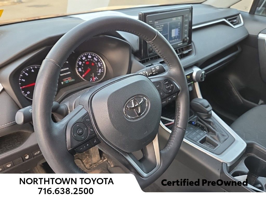 Used 2021 Toyota RAV4 XLE image 17