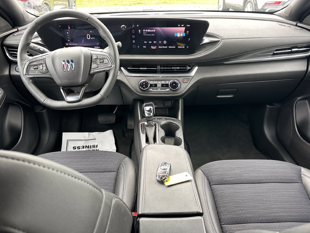 Used 2025 Buick Envista Preferred w/ Convenience I Package FWD image 17