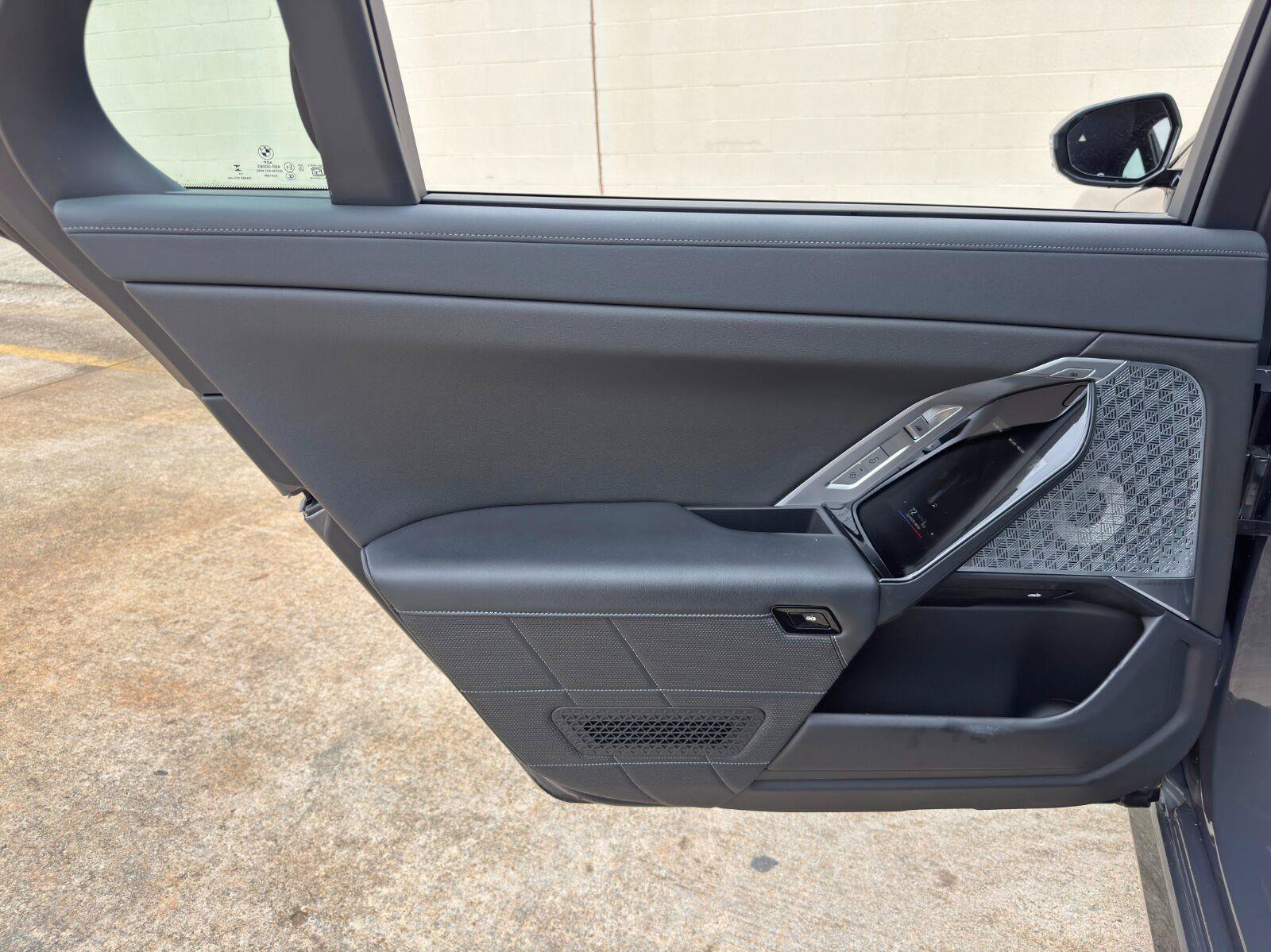 Used 2024 BMW i7 eDrive50 w/ M Sport Package RWD image 59